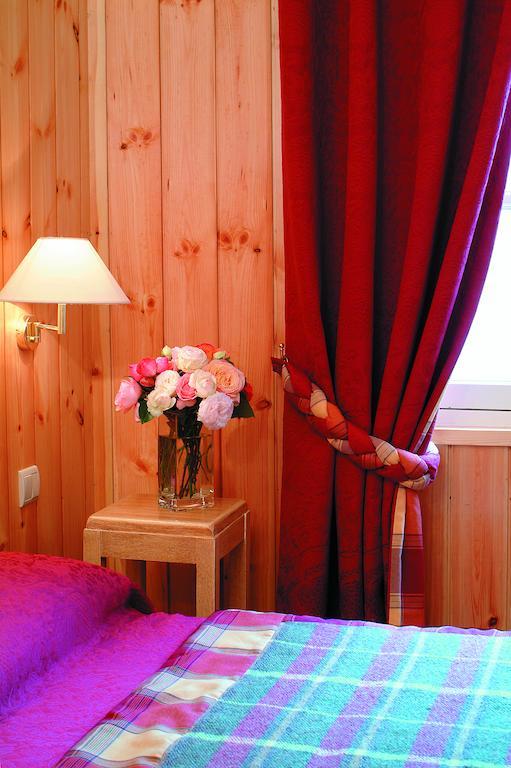Hotel Le Viscos Saint-Savin  Quarto foto