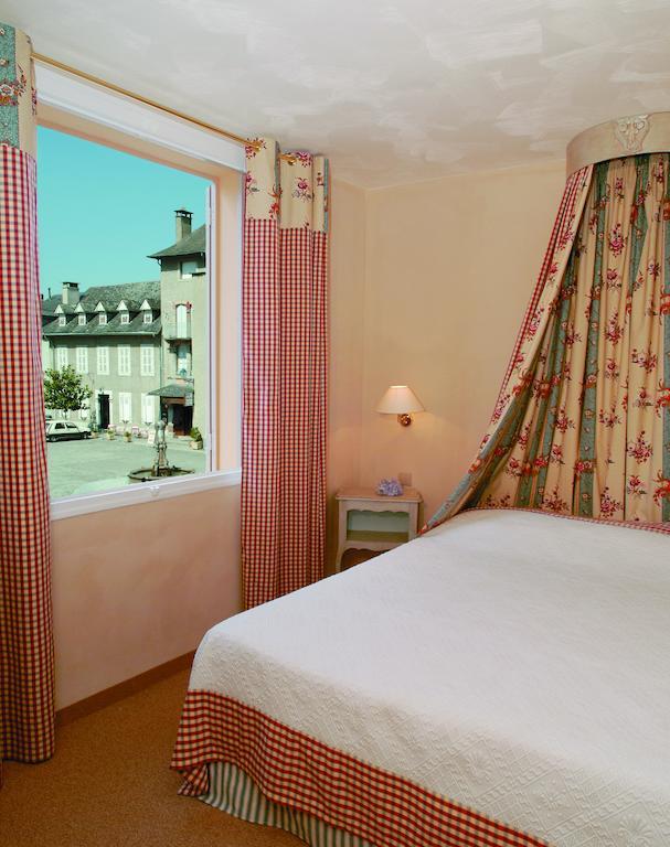 Hotel Le Viscos Saint-Savin  Quarto foto